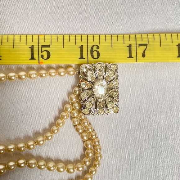 Layered Graduated Necklace Pearlesque Beads With Clear Rhinestones Clasp - Picture 12 of 13